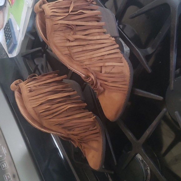 Coconuts fringe booties size 7 - Picture 3 of 4